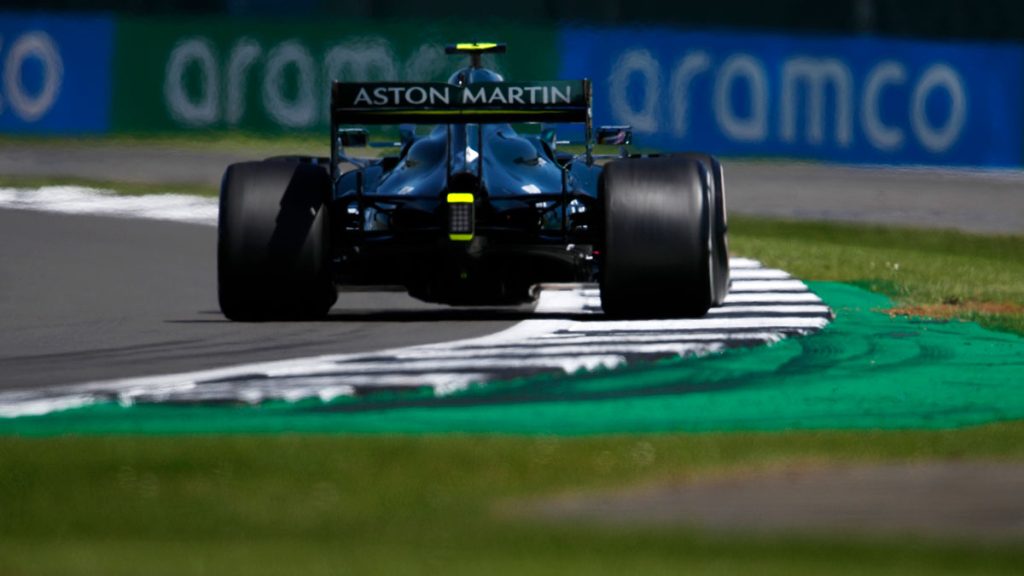 أستون مارتن أرامكو كوجنيزانت شريكة الرسمي الخطوط السعودية في سباقات فورمولا 1